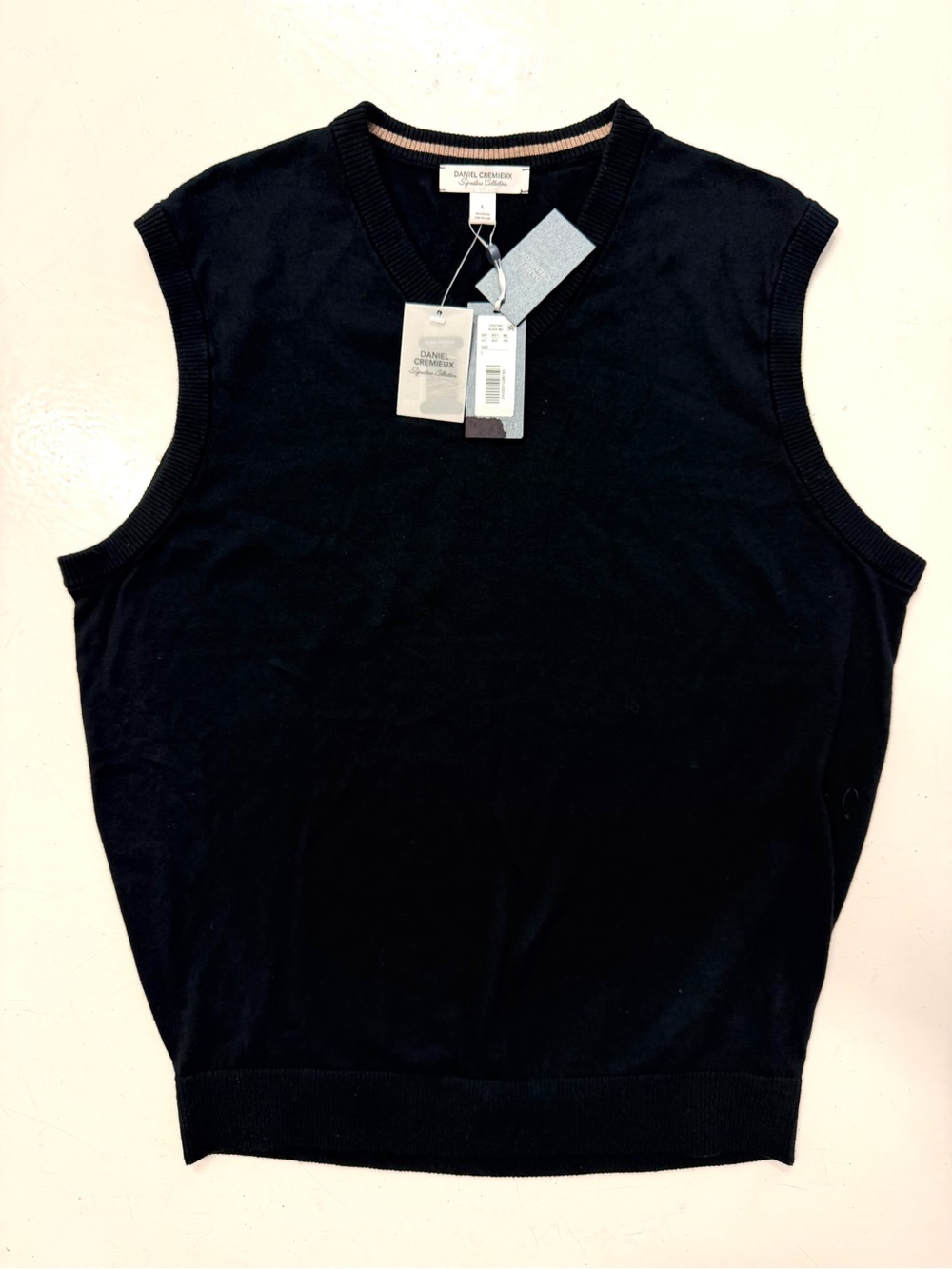 Daniel Cremieux Black V-Neck Sleeveless Knit Vest